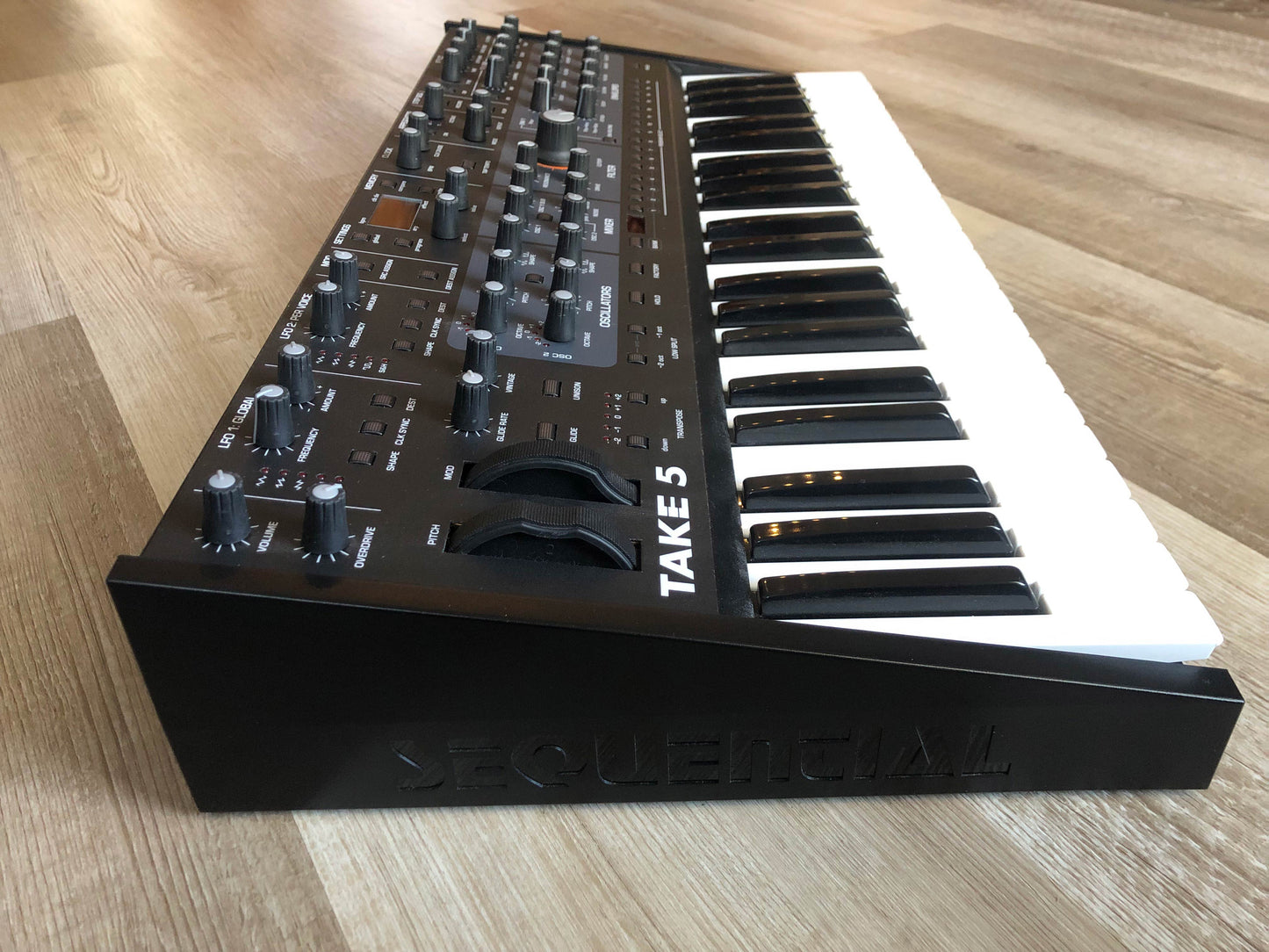 Sequential Take 5 Compact Polyphonic Analog Synthesizer w/ OG Box