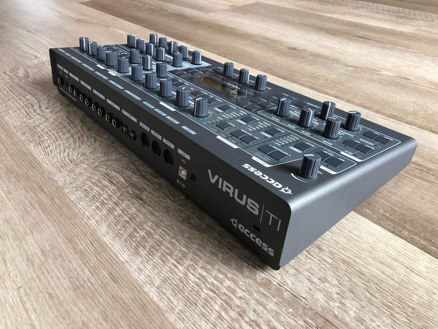 Access Virus TI2 Desktop Minty Late Production Run w/ Original PSU + New HQ USB Cable