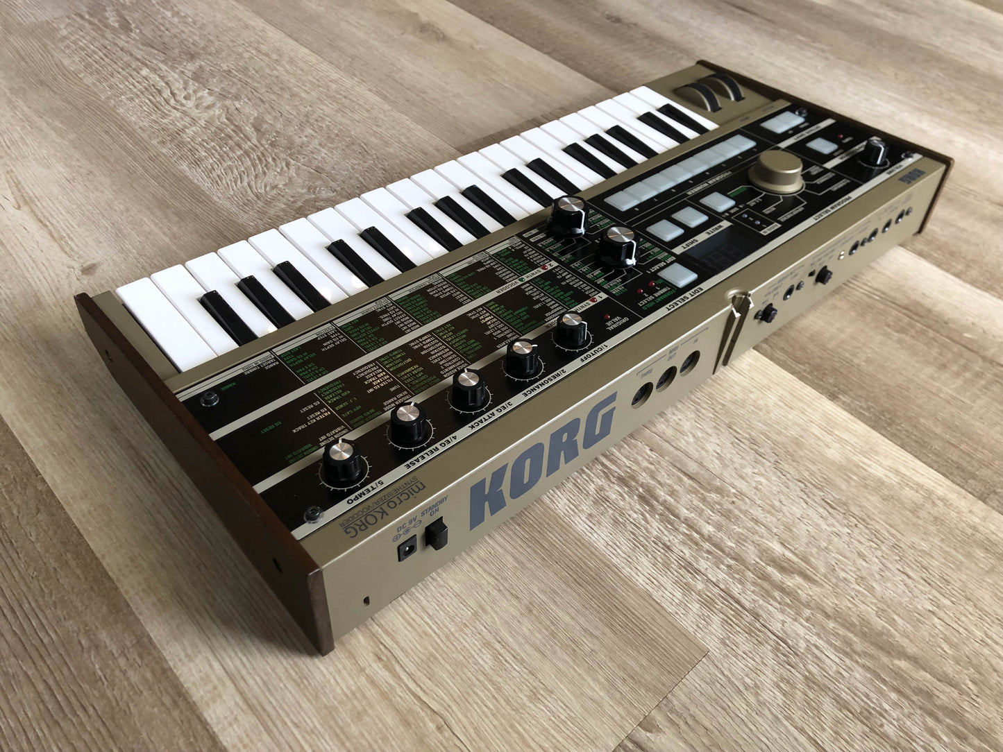 MicroKorg w/ Aftermarket Power Supply (no Mic / no Battery Power)