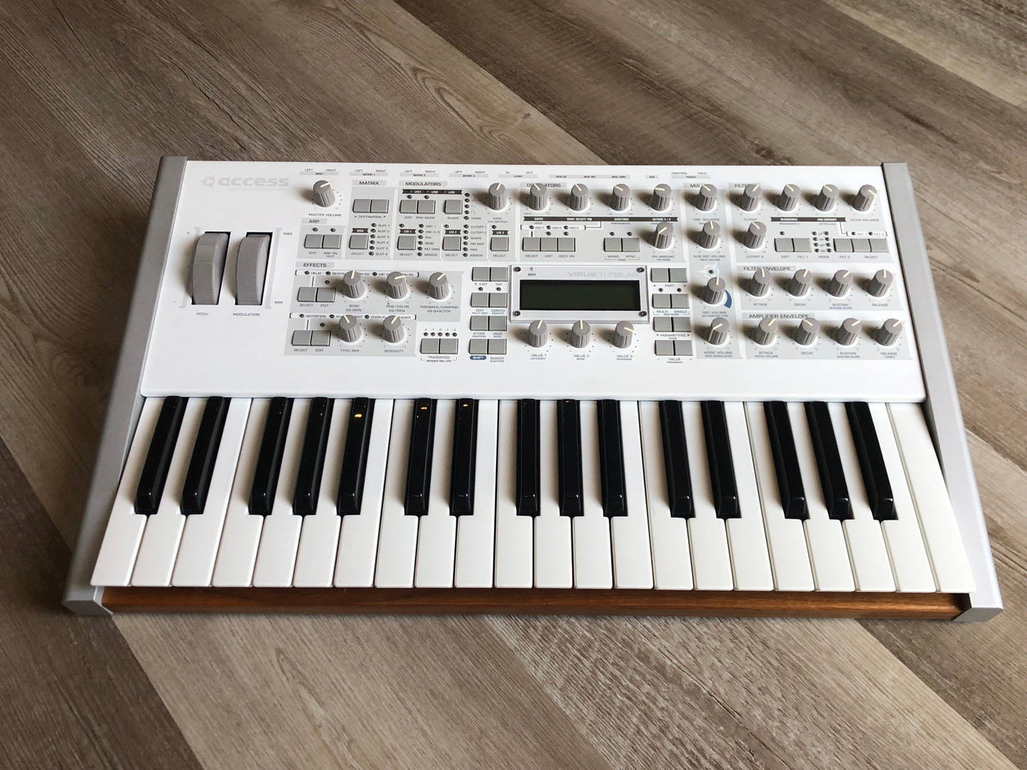 Access Virus TI Polar with New Battery, OG Power Cable, New USB Cable