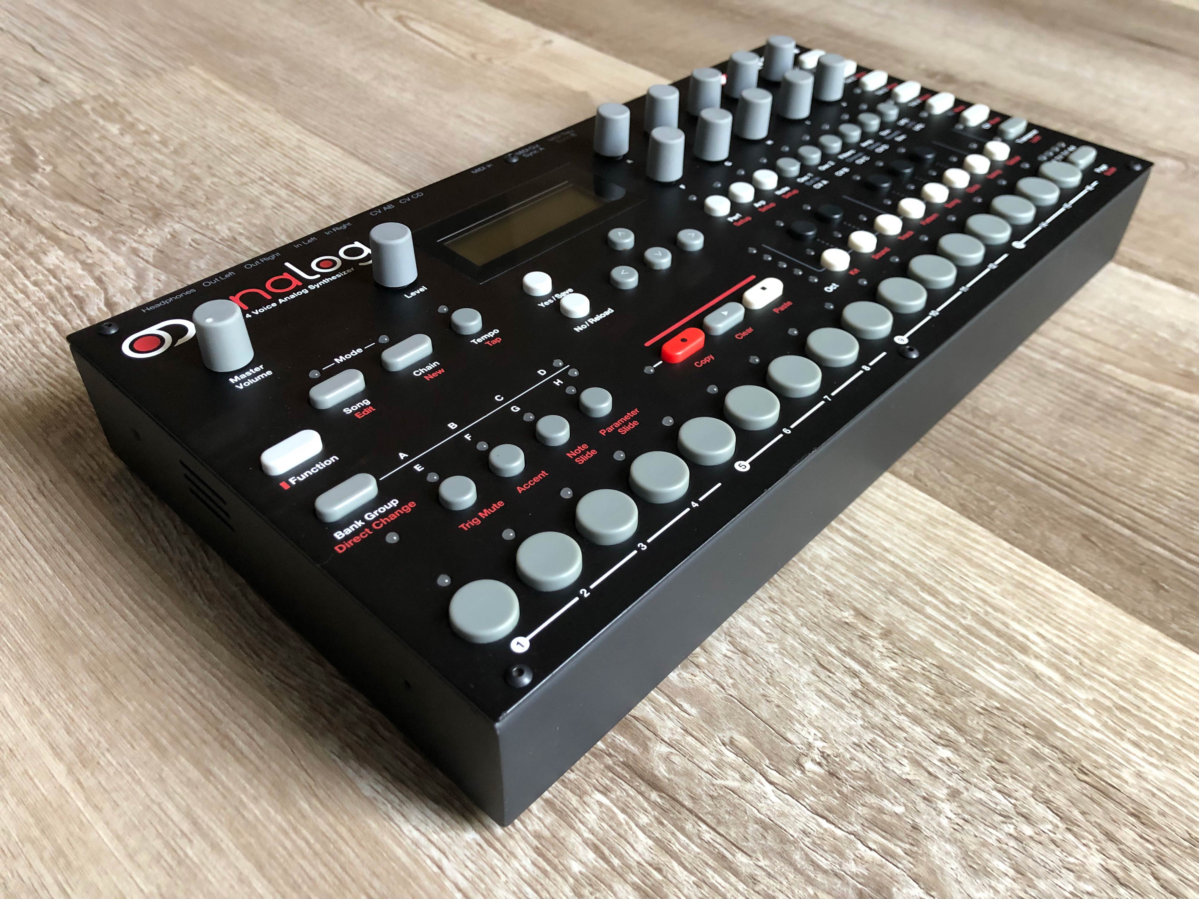 Elektron Analog Four MKI Synthesizer | Captain Black's