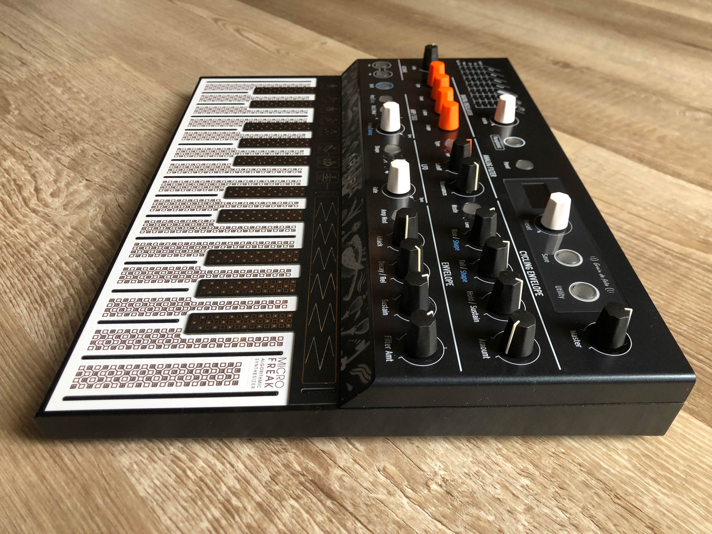 Arturia MicroFreak 25-Key Hybrid Synthesizer w/ OG PSU