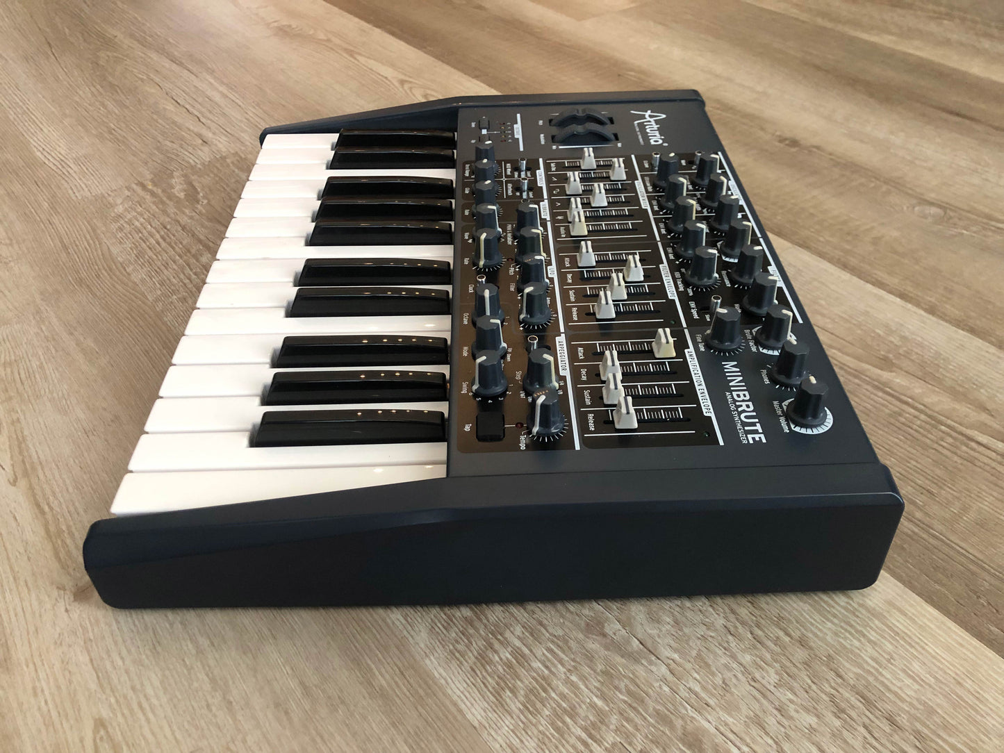 Arturia MiniBrute Analog Synthesizer, Excellent Condition (Not Sticky!) w/ PSU