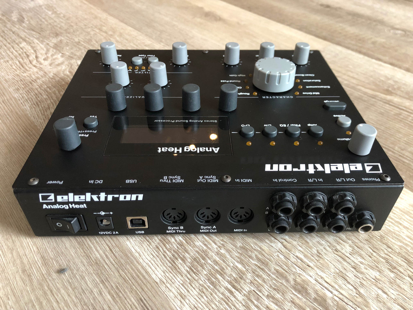Elektron Analog Heat MKI w/ OG PSU + Quality Aftermarket USB Cable