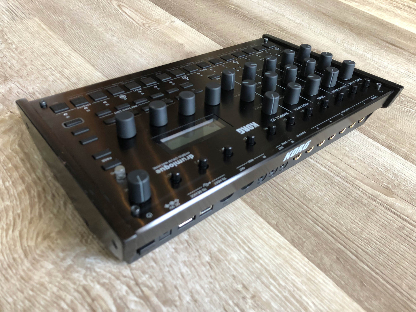 Korg Drumlogue Hybrid Drum Machine w/ OG PSU