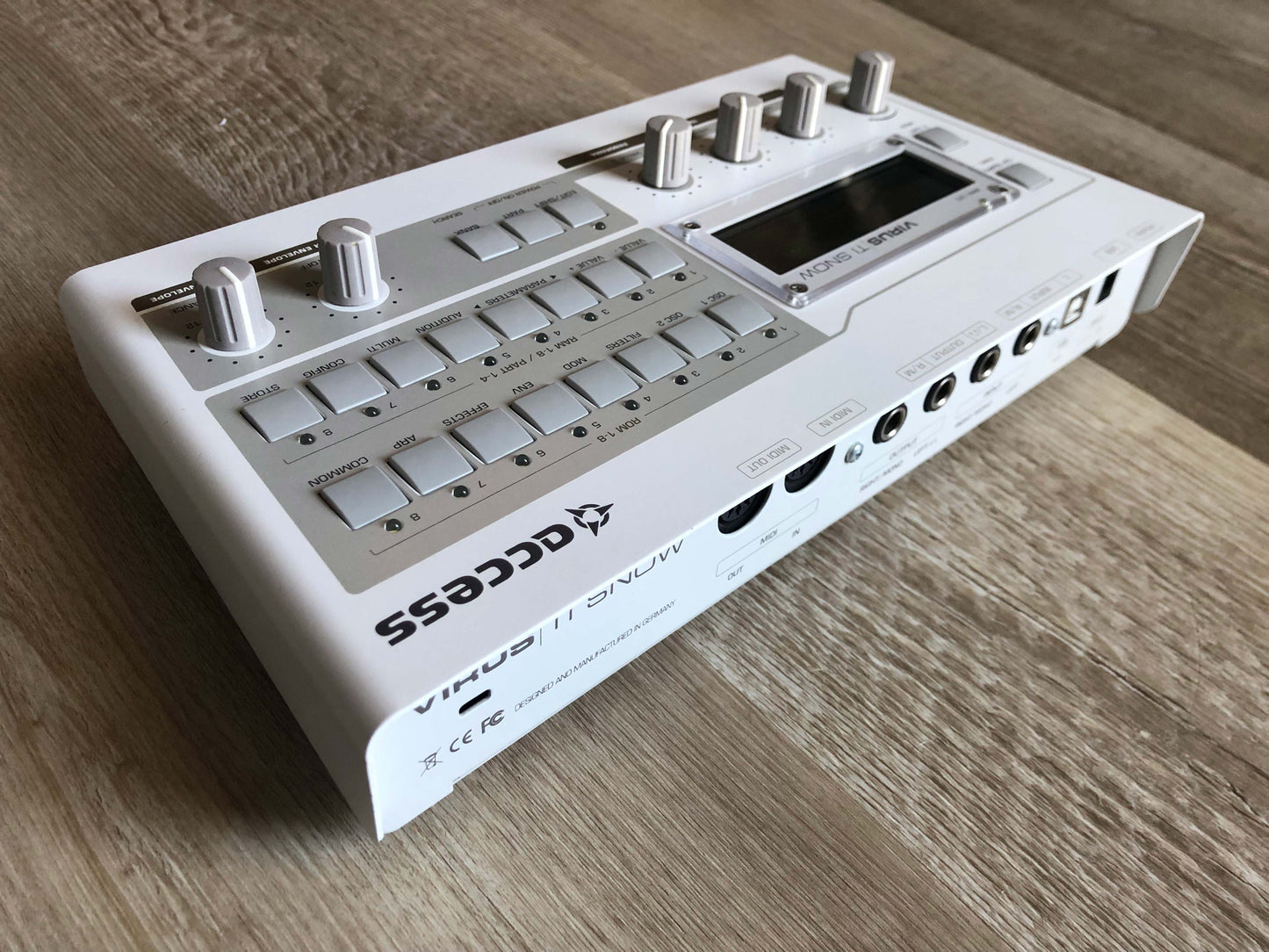 Access Virus TI Snow, All New Tacts & New Battery, PSU + USB Cable