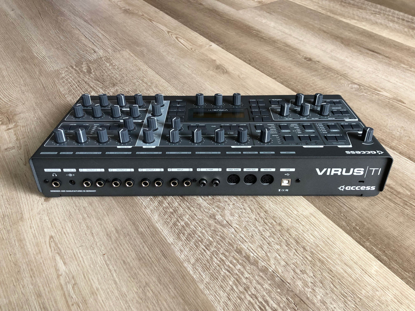 Access Virus TI2 Desktop Minty Late Production Run w/ Original PSU + New HQ USB Cable