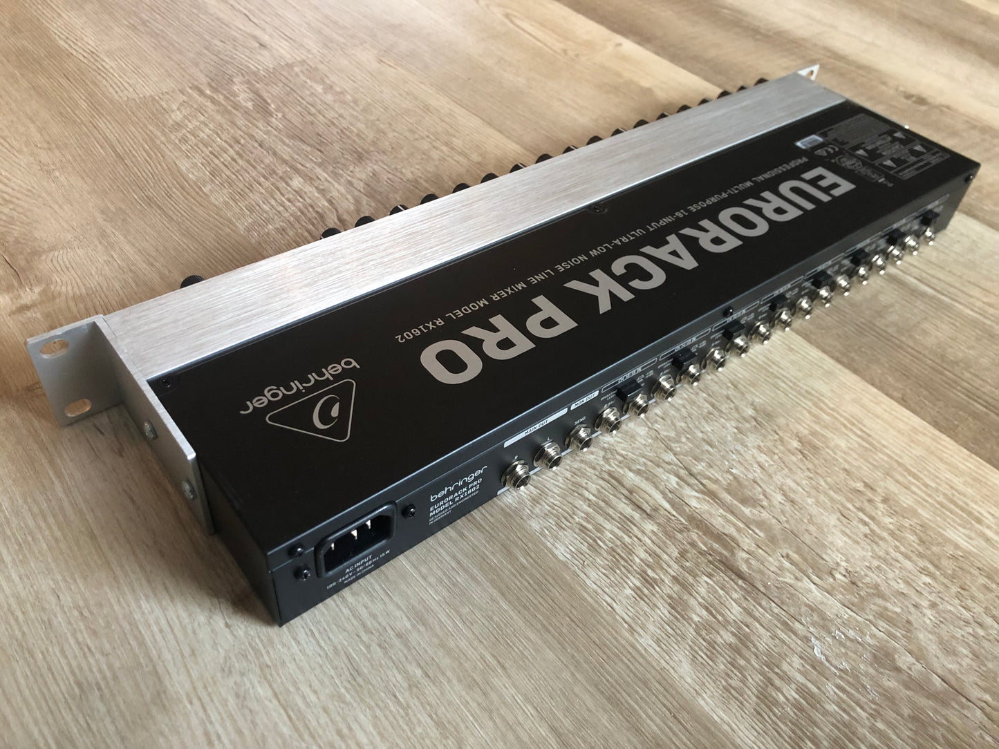 Behringer RX1602 16-Input Ultra-Low Noise Line Mixer (V1)