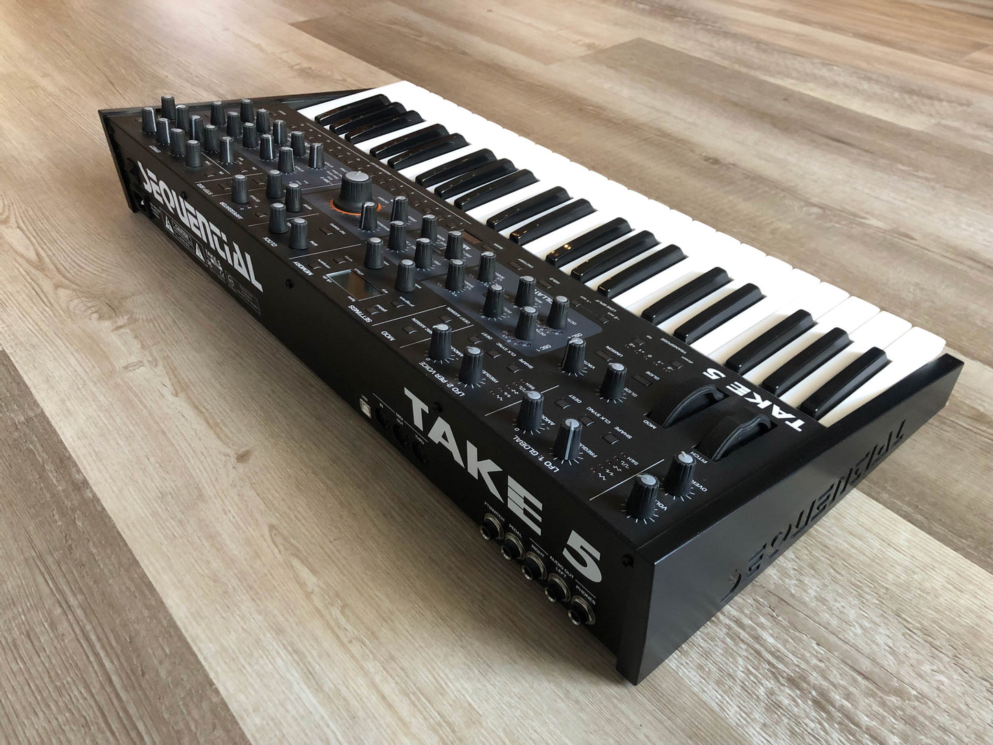 Sequential Take 5 Compact Polyphonic Analog Synthesizer w/ OG Box