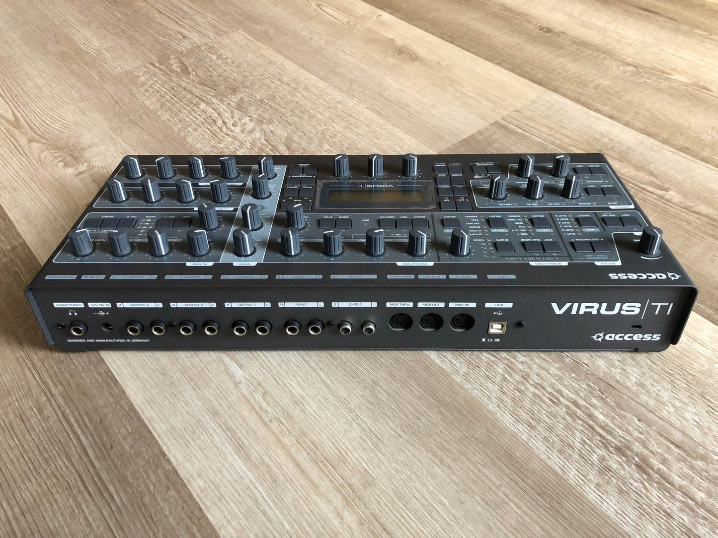 Access Virus TI2 Desktop in Mint Condition w/ OG PSU, OG USB Cable + New HQ USB Cable