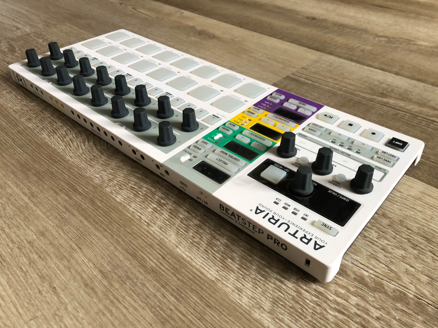 Arturia Beatstep Pro MIDI Controller & Sequencer w/ Original Box + Accessories