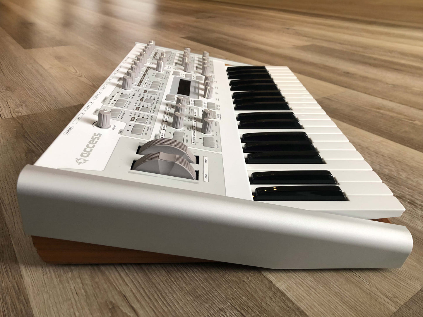 Access Virus TI2 Polar Nice and Clean w/ Power + USB Cable