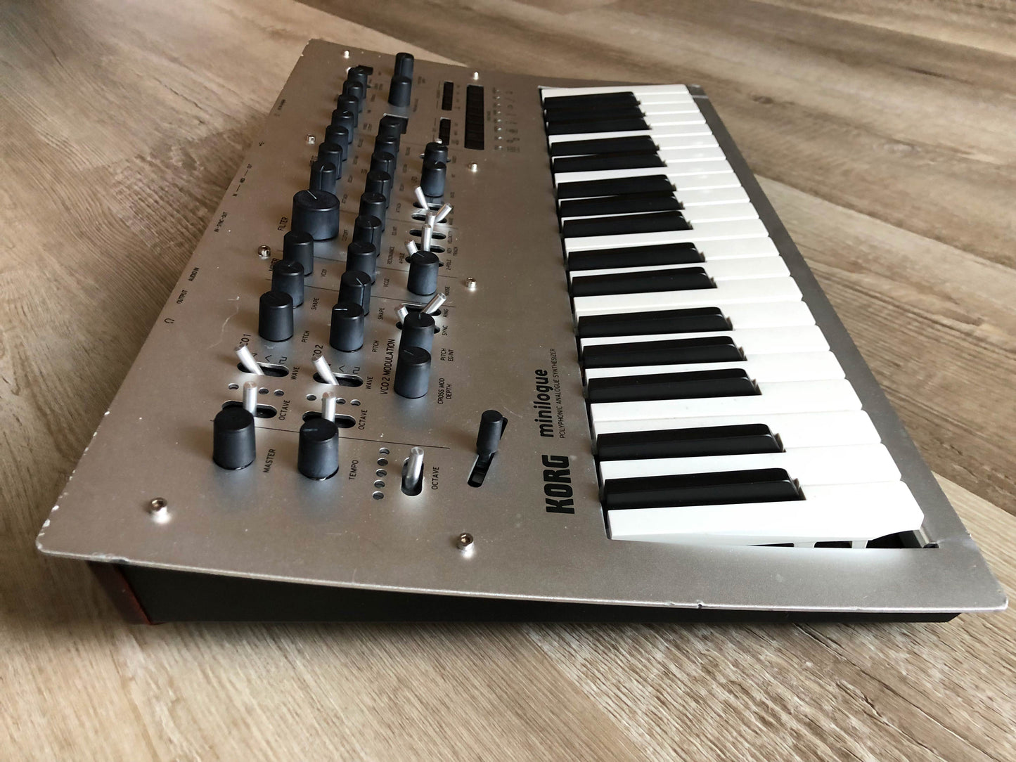 Budget Korg Minilogue Analog Synthesizer w/ Power Supply