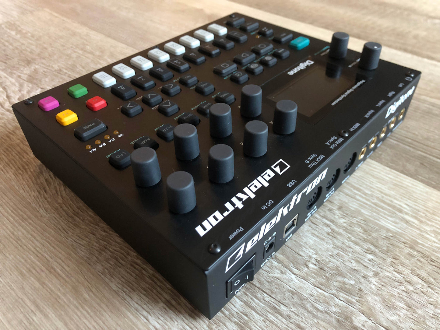 Elektron Digitone MKI w/ OG Box, PSU + New USB Cable