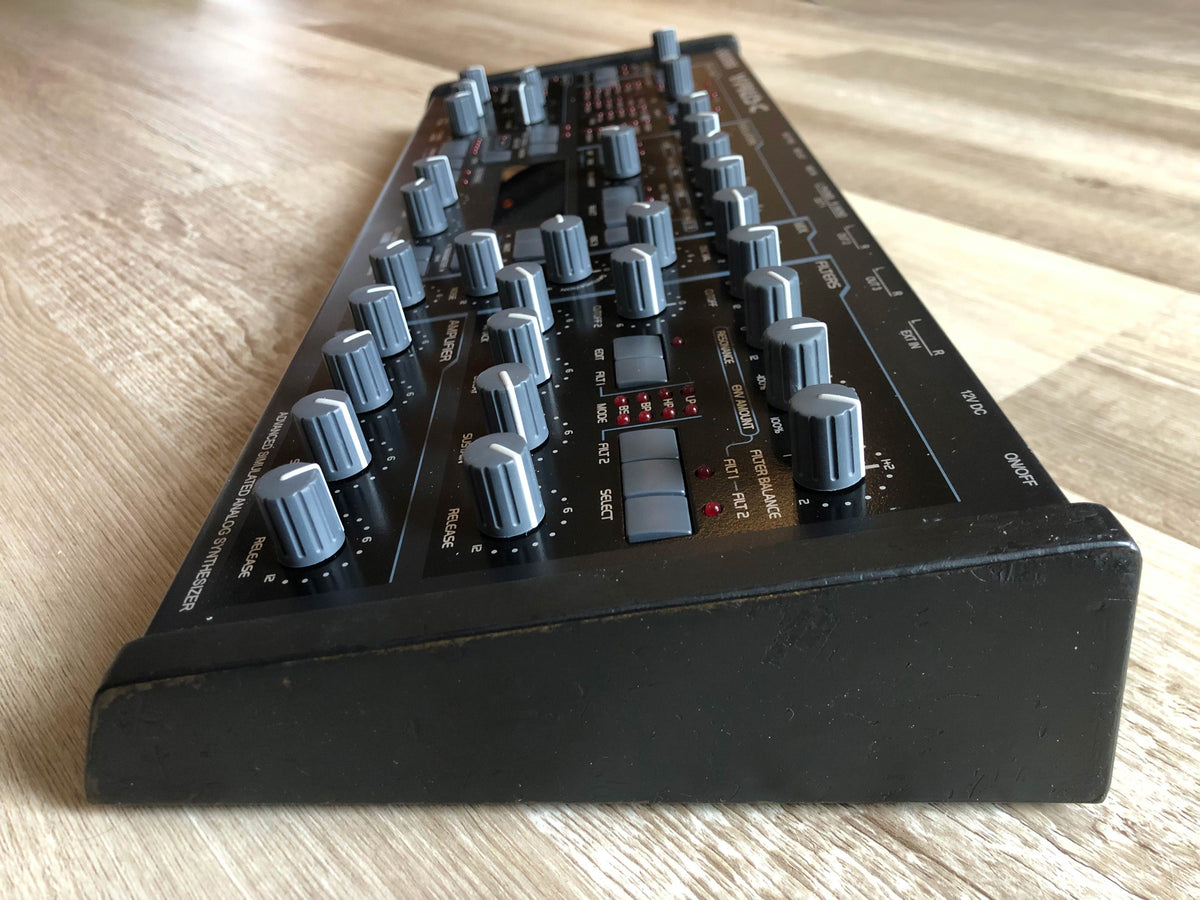Access Virus C Desktop w/ All New Tacts, Power Caps, Battery + Custom LUX PMVA Display & Walnut Wood Sides