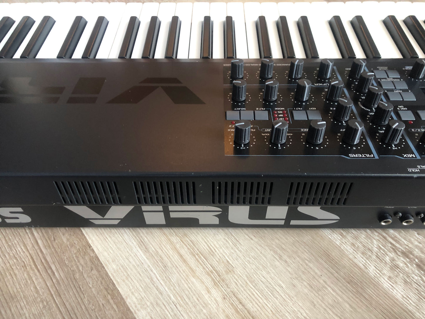 Access Virus KC 61-Key Flagship, All New Tacts, Power Filter Cap, Battery + PSU, OS 6.5