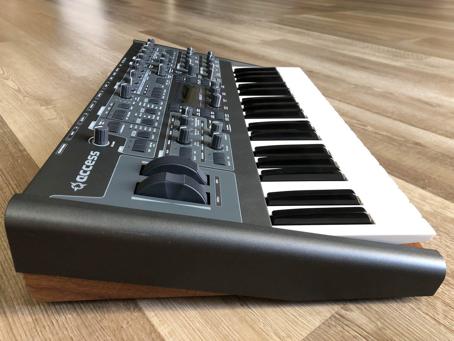 Access Virus TI2 Darkstar in Excellent Condition w/ OG USB Cable and Power Cable