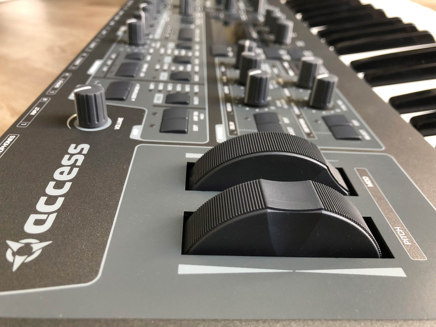 Access Virus TI2 Darkstar in Excellent Condition w/ OG USB Cable and Power Cable