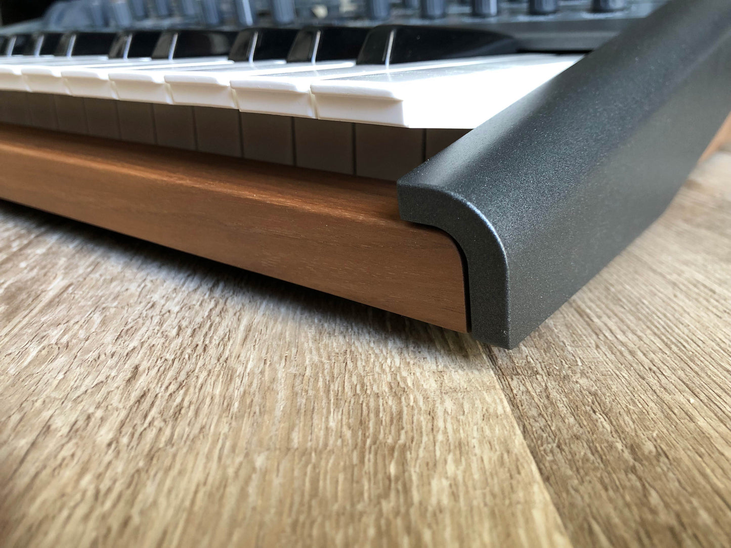 Access Virus TI2 Darkstar in Excellent Condition w/ OG USB Cable and Power Cable