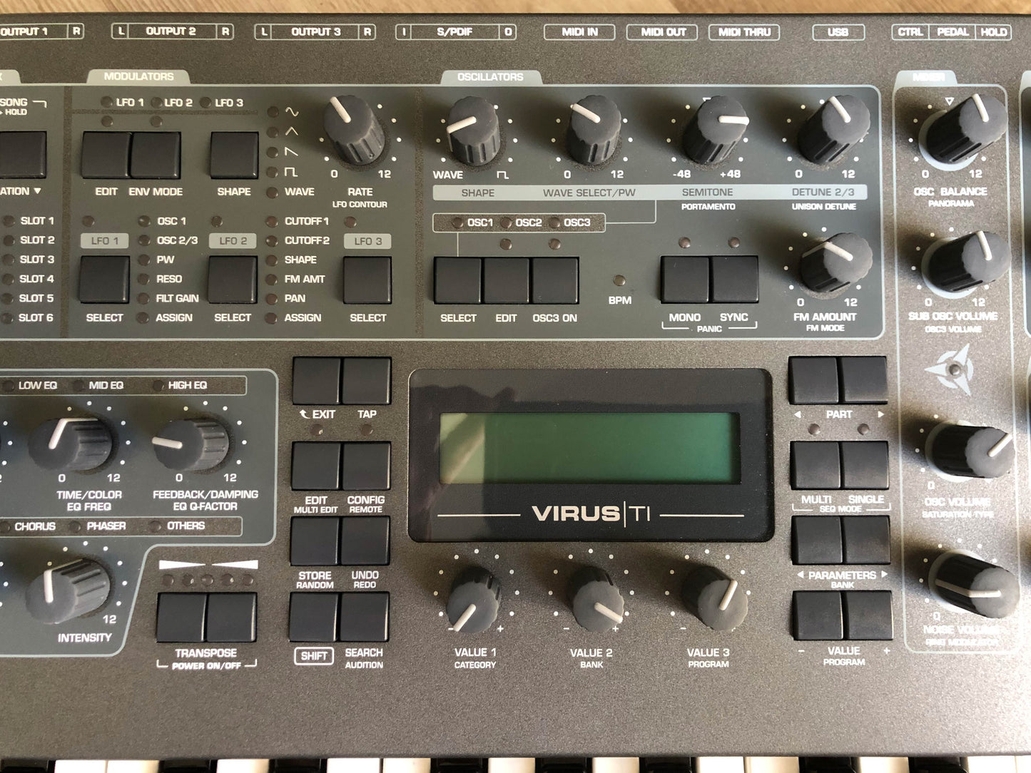 Access Virus TI2 Darkstar in Excellent Condition w/ OG USB Cable and Power Cable