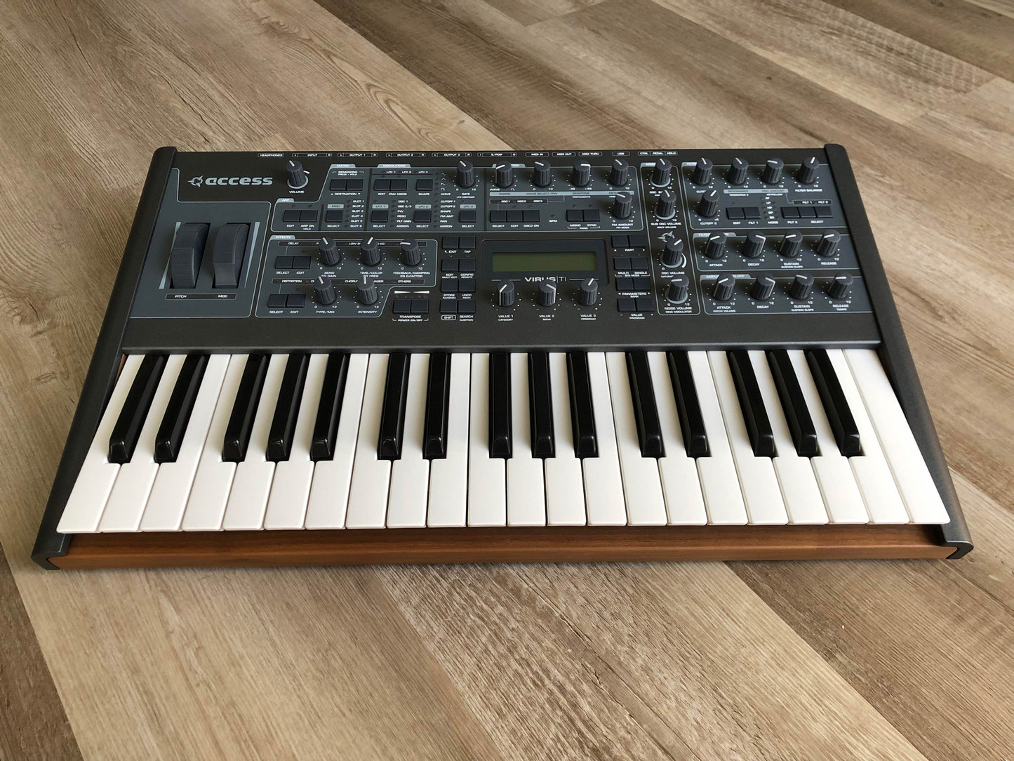 Access Virus TI2 Darkstar in Excellent Condition w/ OG USB Cable and Power Cable