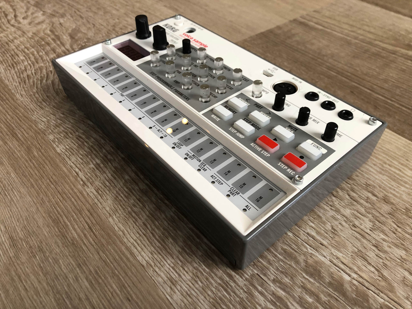 Korg Volca Sample 2 Digital Sample Sequencer w/ Power Supply