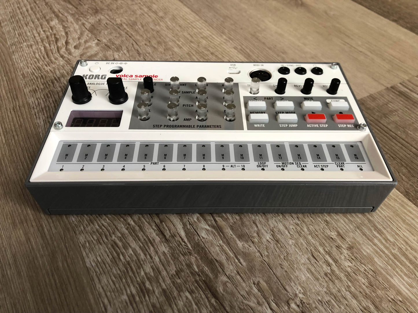 Korg Volca Sample 2 Digital Sample Sequencer w/ Power Supply