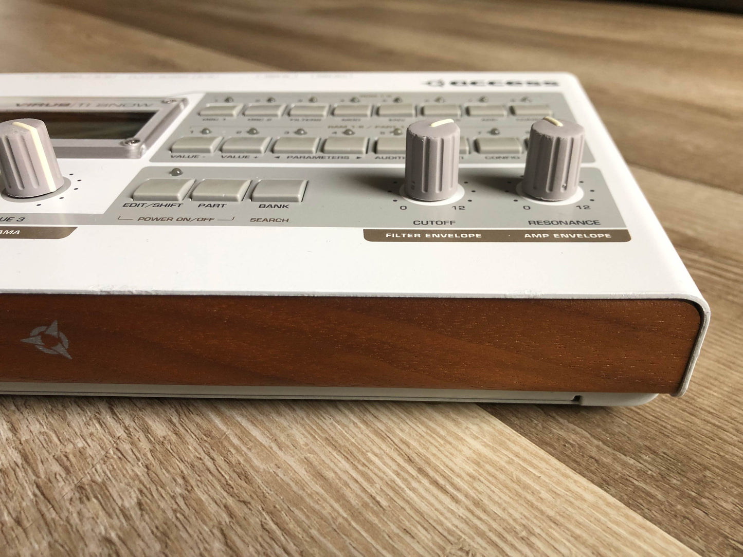 Access Virus TI Snow, All New Tacts & New Battery, w/ PSU + USB Cable