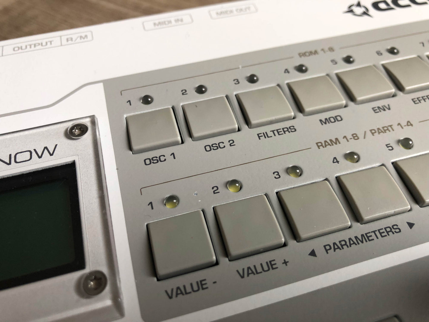 Access Virus TI Snow, All New Tacts & New Battery, w/ PSU + USB Cable